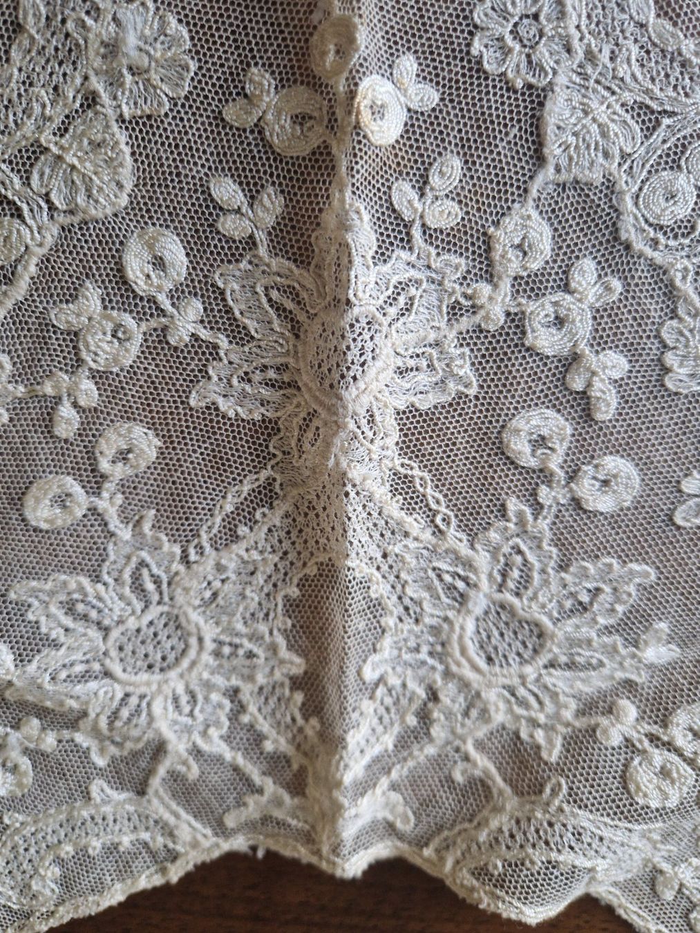 Tessuti: Spitzenkragen ,Tüllspitze, Antik – Usato da Bern venduto da Antikbatik 2