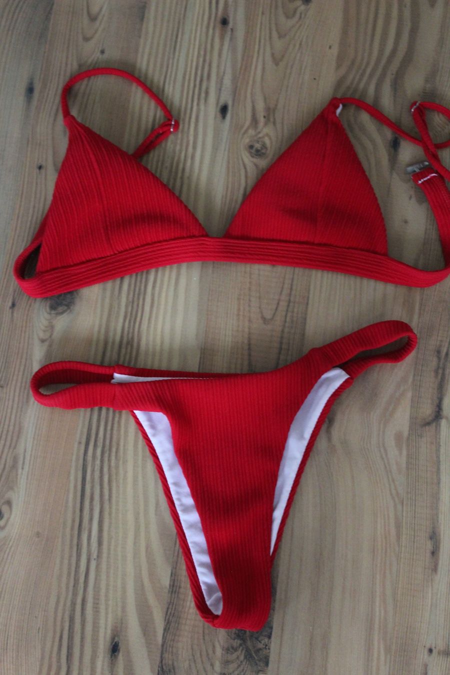 Badekleider & Bikinis: Fire red Bikini never worn – Neu und originalverpackt aus Bern von
