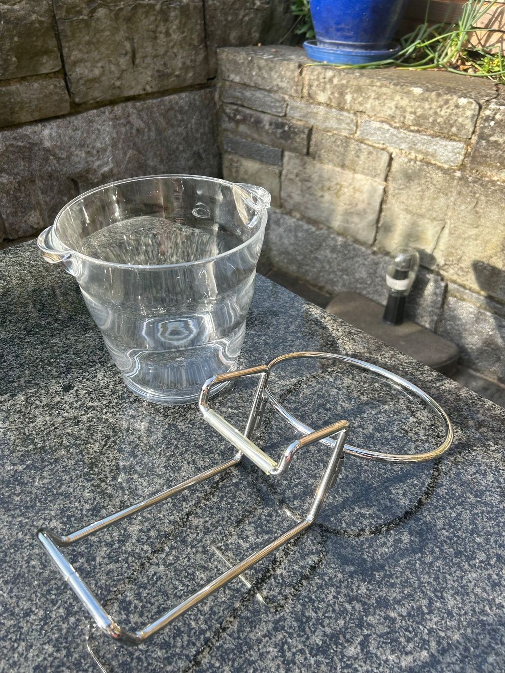 Sonstiges: Champagnerkühler mit Tischhalterung neuwertig – Gebraucht aus Zürich von Ctoc 2