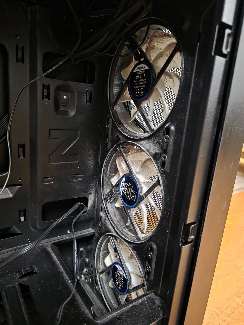 Custodie: PC-Gehäuse zalman mit Glasfront – Usato da Bern venduto da KavIndustries 4
