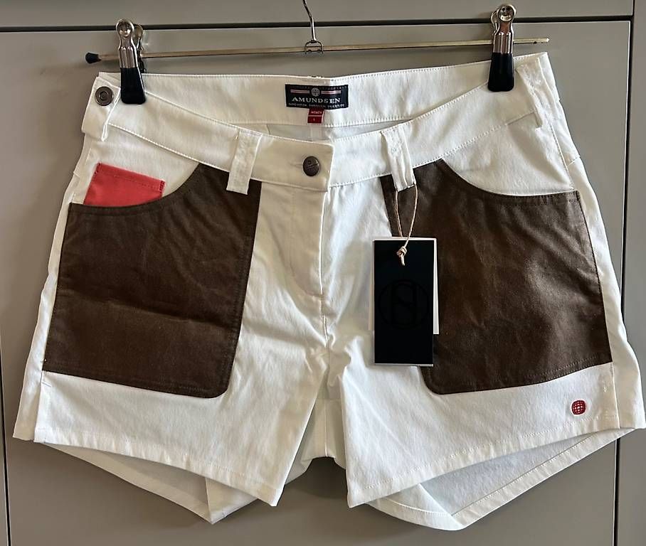 Hosen: AMUNDSEN 5incher field WOMEN shorts – Gebraucht aus Sursee von pilatus.sport