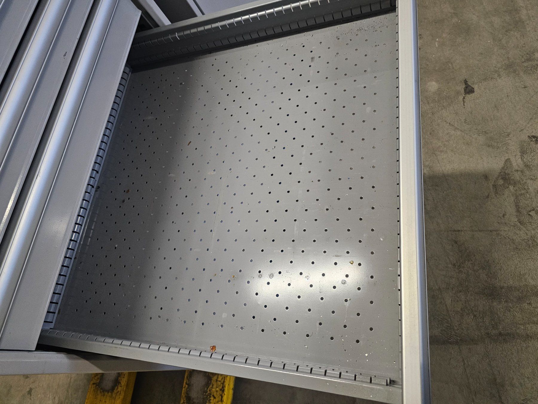 Lista Banchi da lavoro: Schubladenstock Lista Grau Nr.4 – Usato da Oberburg venduto da herkules69 4