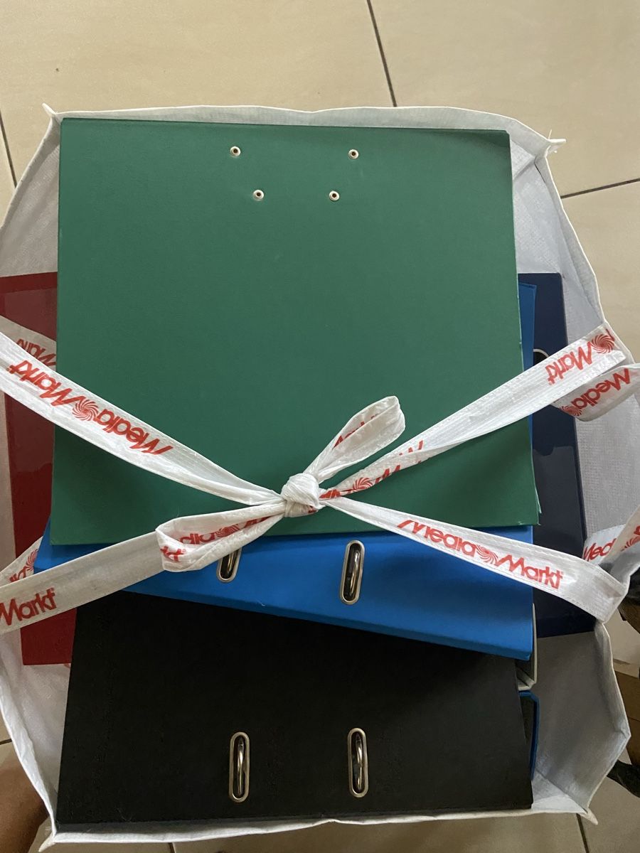 Raccoglitori: À vendre divers classeurs  – Usato da Domdidier venduto da hja_b7b2 1