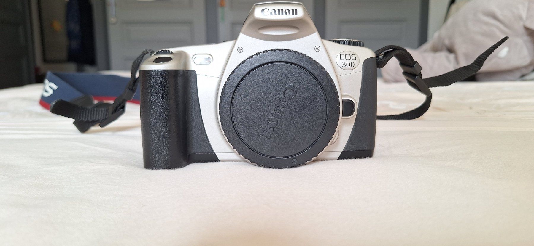 Canon Kamera: CANON EOS 300 analogique – Gebraucht aus Travers von pelayoo77