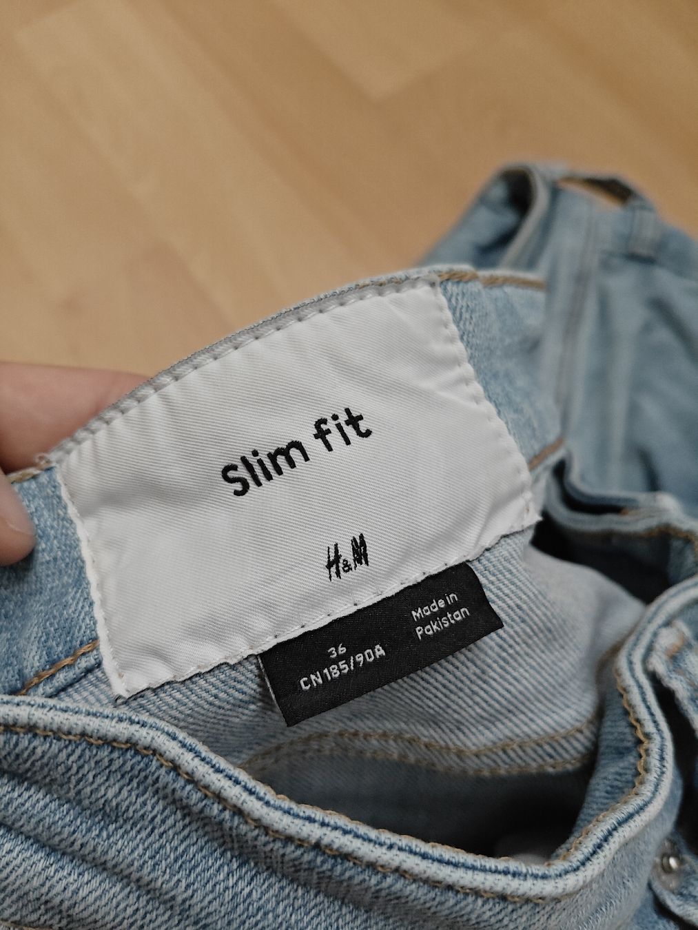H&M Jeans: Kurze Jeans hellblau – Usato da grafstal venduto da dav_8xlw 1