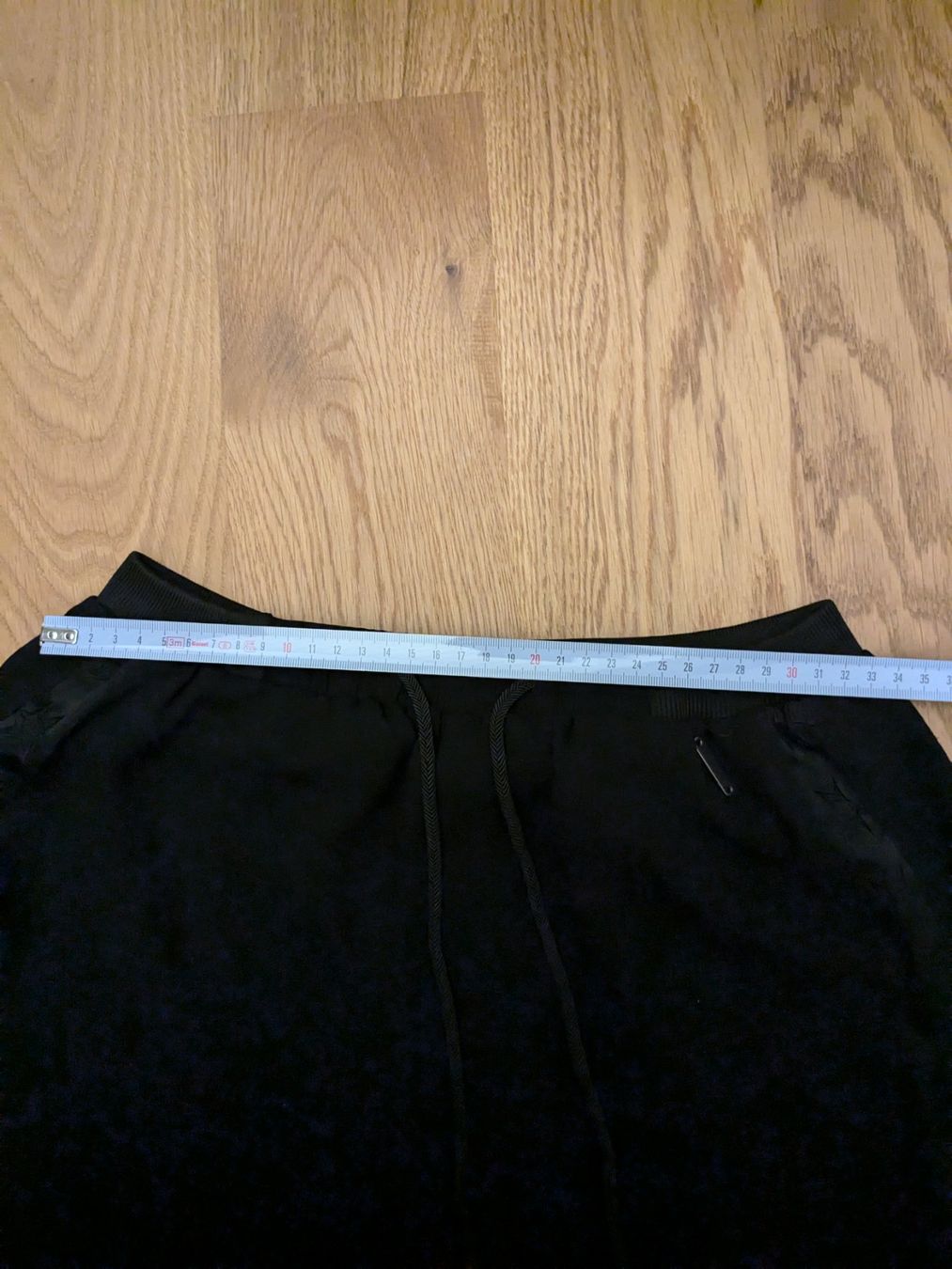 Guess Hosen: Guess Hose Damen schwarz Gr. 25 – Gebraucht aus Küssnacht am Rigi von schweizerrose 5