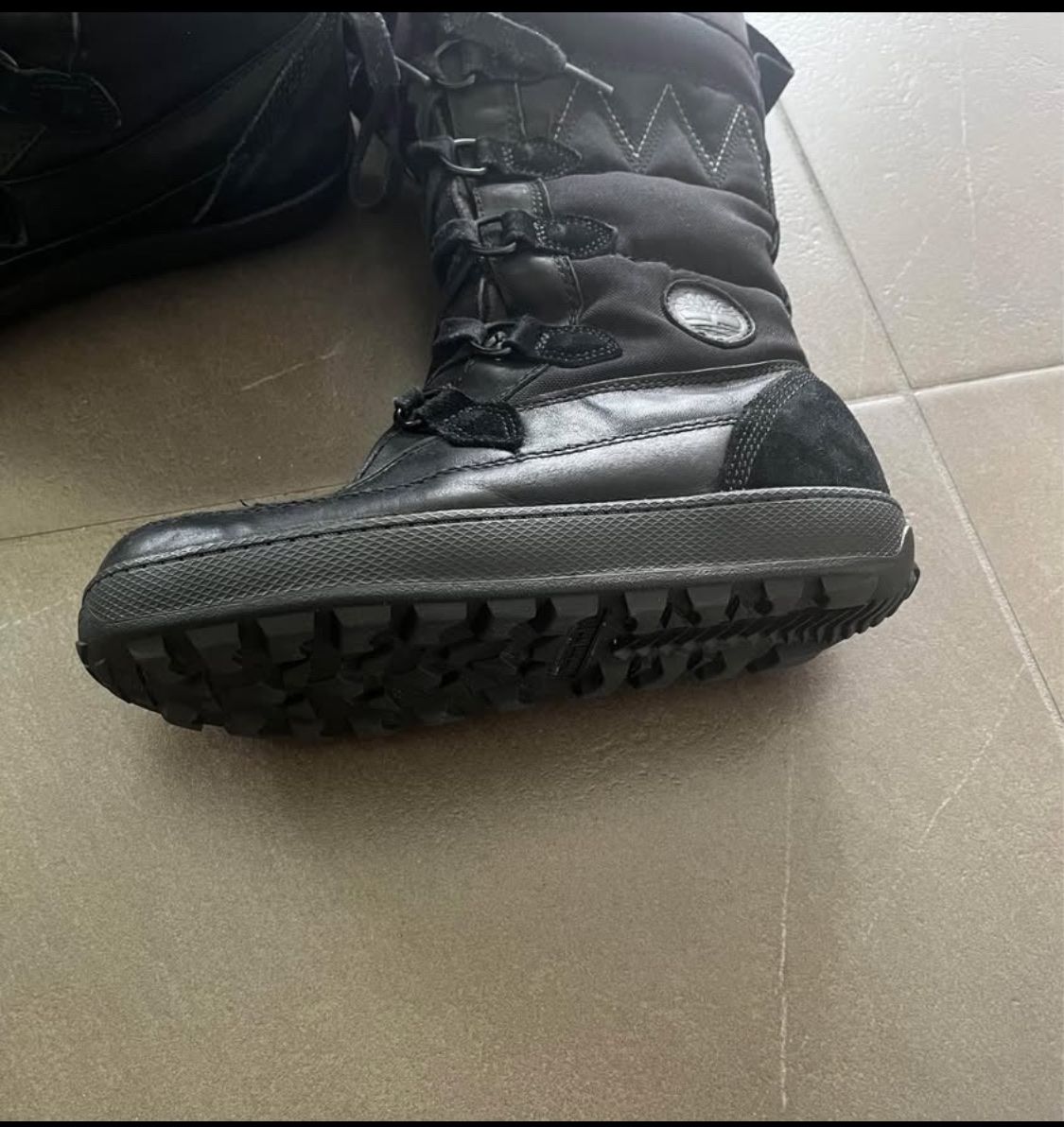 Timberland Scarpe da donna: Timberland Winter Boots, Black, EU 39 – Usato da Sierre venduto da ana_2lzm 1