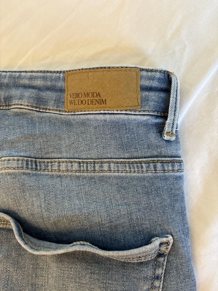 Vero Moda Jeans: Vero Moda Jeans vmsophia M/30 – Usato da Mönchaltorf venduto da kristy_b 2