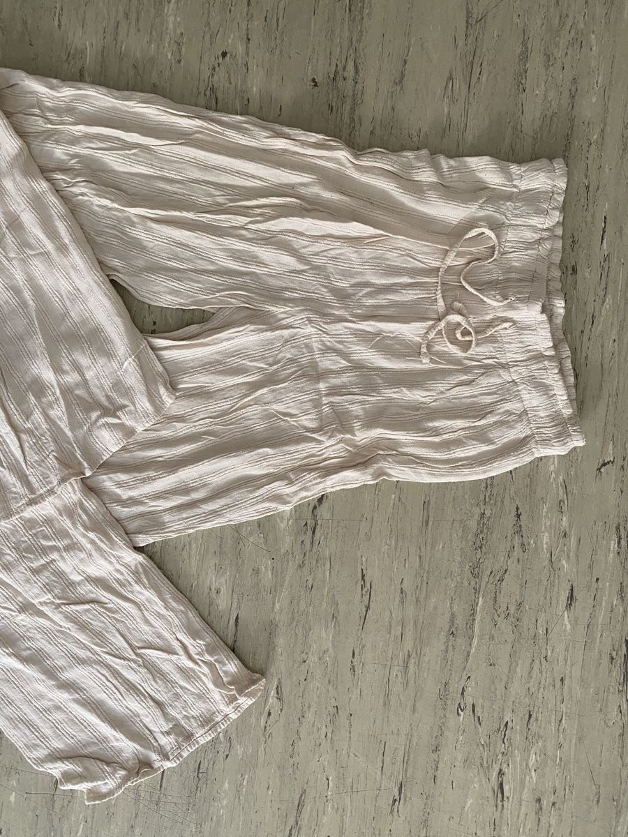 Pull&Bear Pantaloni: Stoffhose Pull&Bear //  hellbeige  // Grösse  S – Usato da Zürich venduto da aurelia_nater 1
