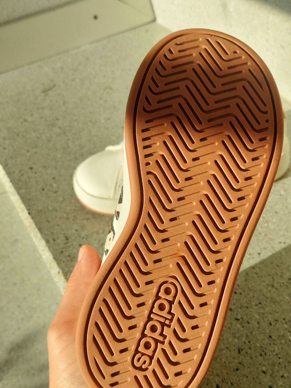 Adidas Scarpe per ragazze: Baskets adidas, 28, état neuf – Usato da Hauteville venduto da mhk_ck5h 3