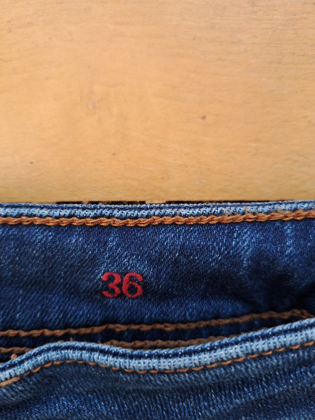 Sezane Jeans: Sézane le slim parfait jeans NW – Usato da Thalwil venduto da sternenstaub369 2