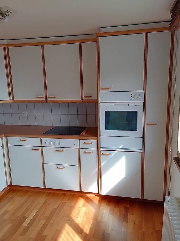 Cuisines complètes: Einbauküche mit Holzabdeckung – D'occasion à Wattenwil par Jily 1