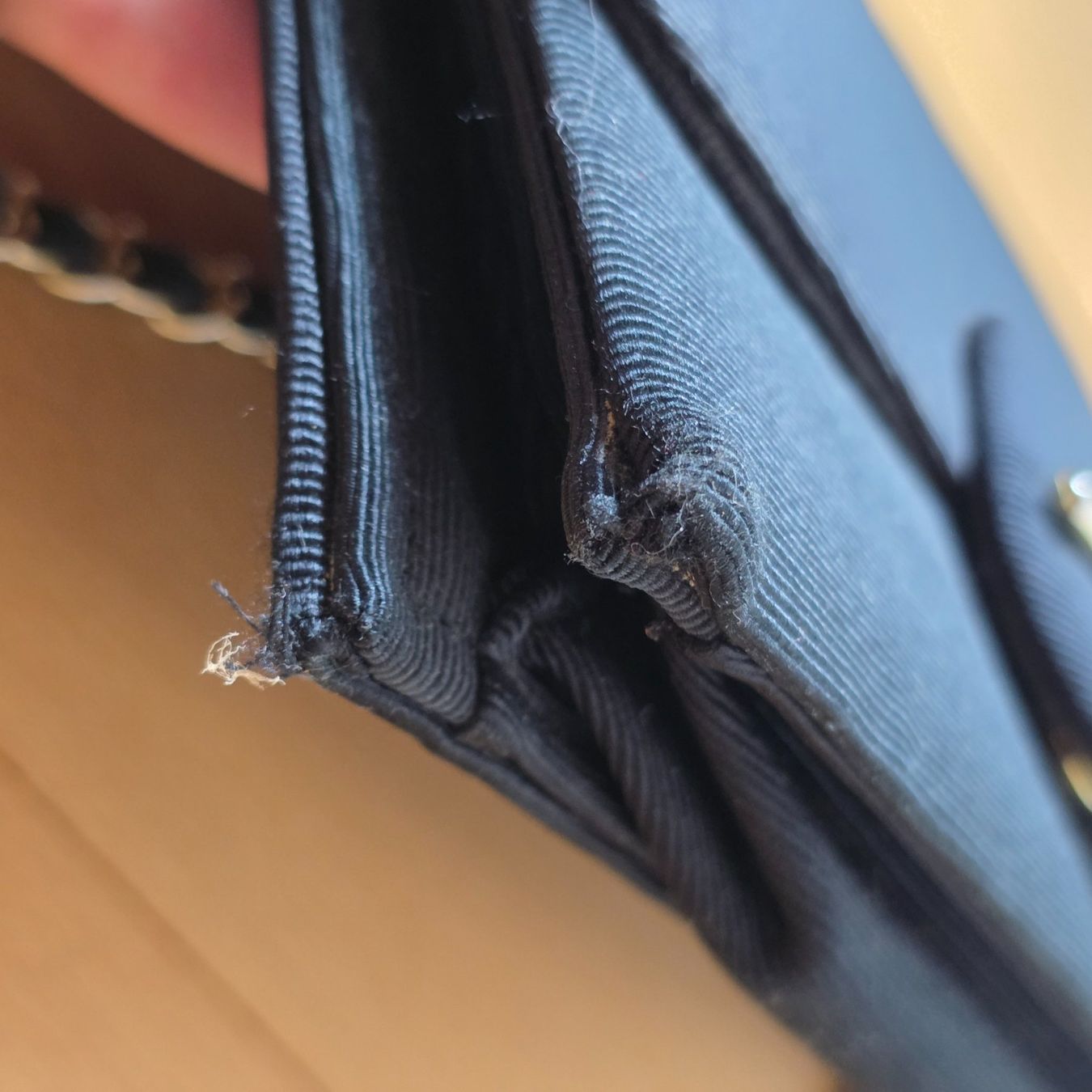 Borse da donna: Vintage schwarze elegante Tasche mit Kette – Usato da Wald ZH venduto da CapLux 8