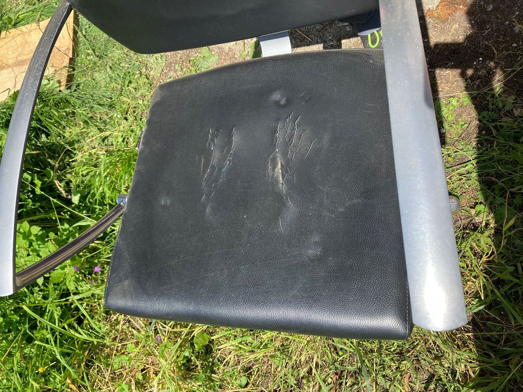 Sedie: 2 schwarze Coiffeurstühle – Usato da Baar venduto da Zugi2 4