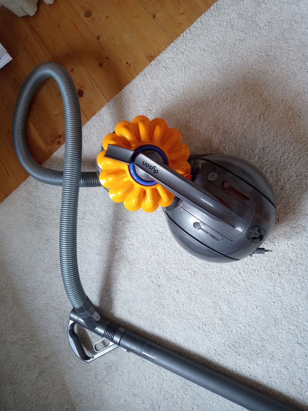 Dyson Aspirapolveri & Accessori: Dyson Ball Multifloor Staubsauger – Usato da Prez-vers-Siviriez venduto da Monija70 4