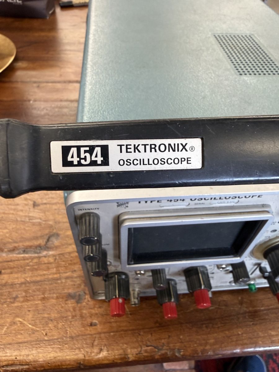 Misurare: TEKTRONIX – Difettoso da Zuzwil SG venduto da Pomy 1