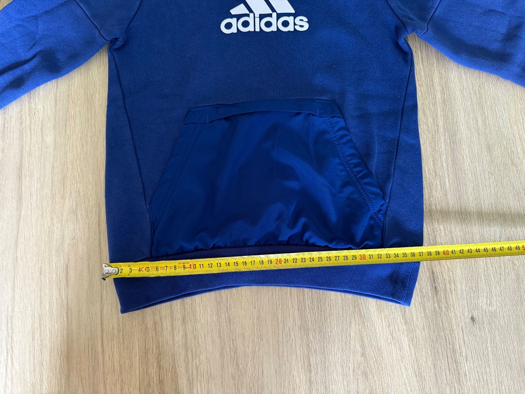 Adidas Maglioni & Felpe: Adidas Pullover mit Kaputze, Kaputzenpullover Grösse 140 – Usato da Oberburg venduto da Serbus 1