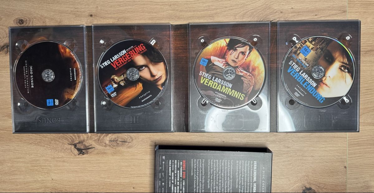 Tous les DVDs: Stieg Larsson Millennium Trilogie DVD Box  – D'occasion à Biberist par etesummer 2