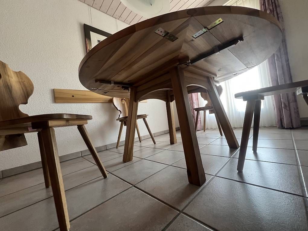 Tische: Massiver Esstisch – Gebraucht aus Rengg von SB931002 2