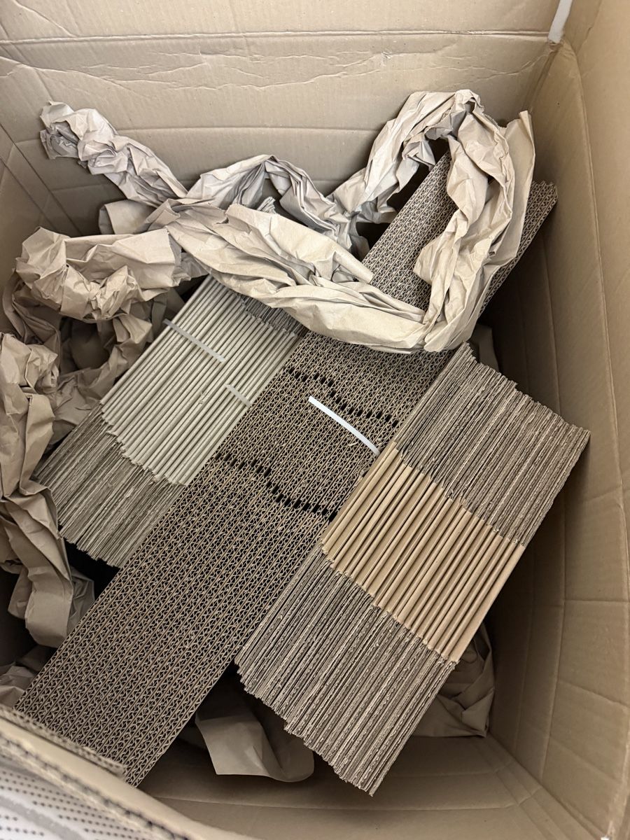 Cartons: Div. Kartons NEU – Neuf avec emballage d'origine à Reiden par fashion_2021