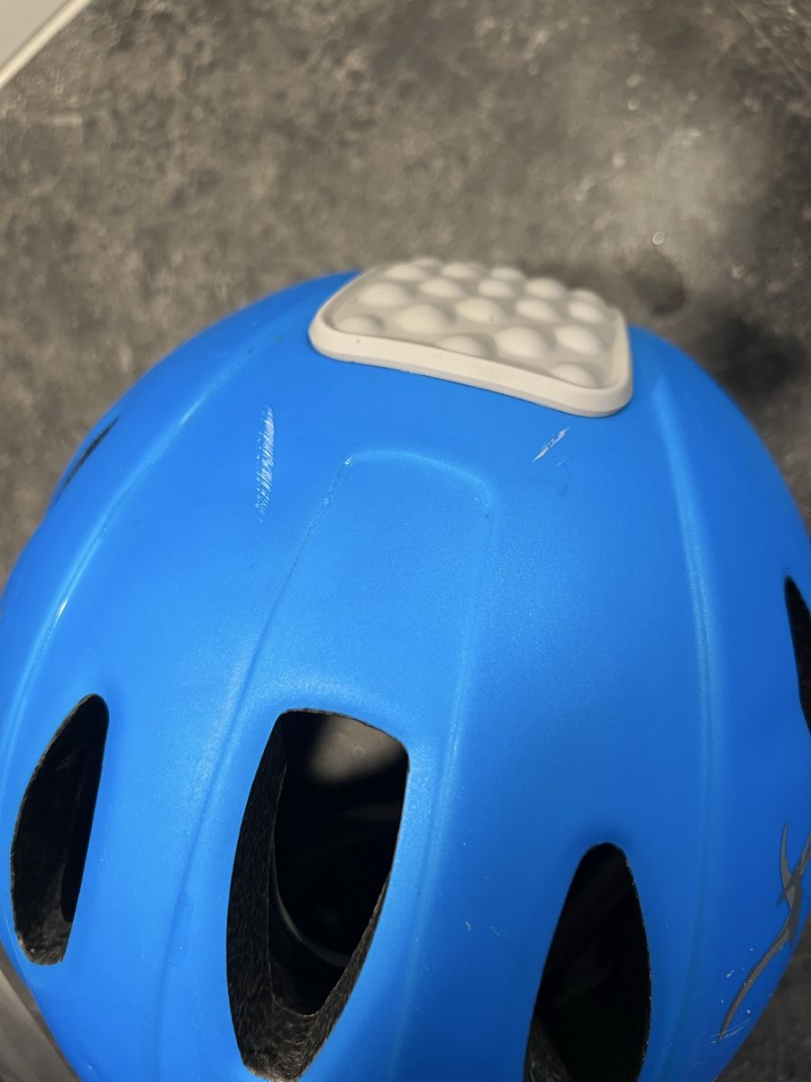 Uvex Caschi: UVEX Kinderhelm  – Usato da Rikon im Tösstal venduto da Jenny_T3223 2