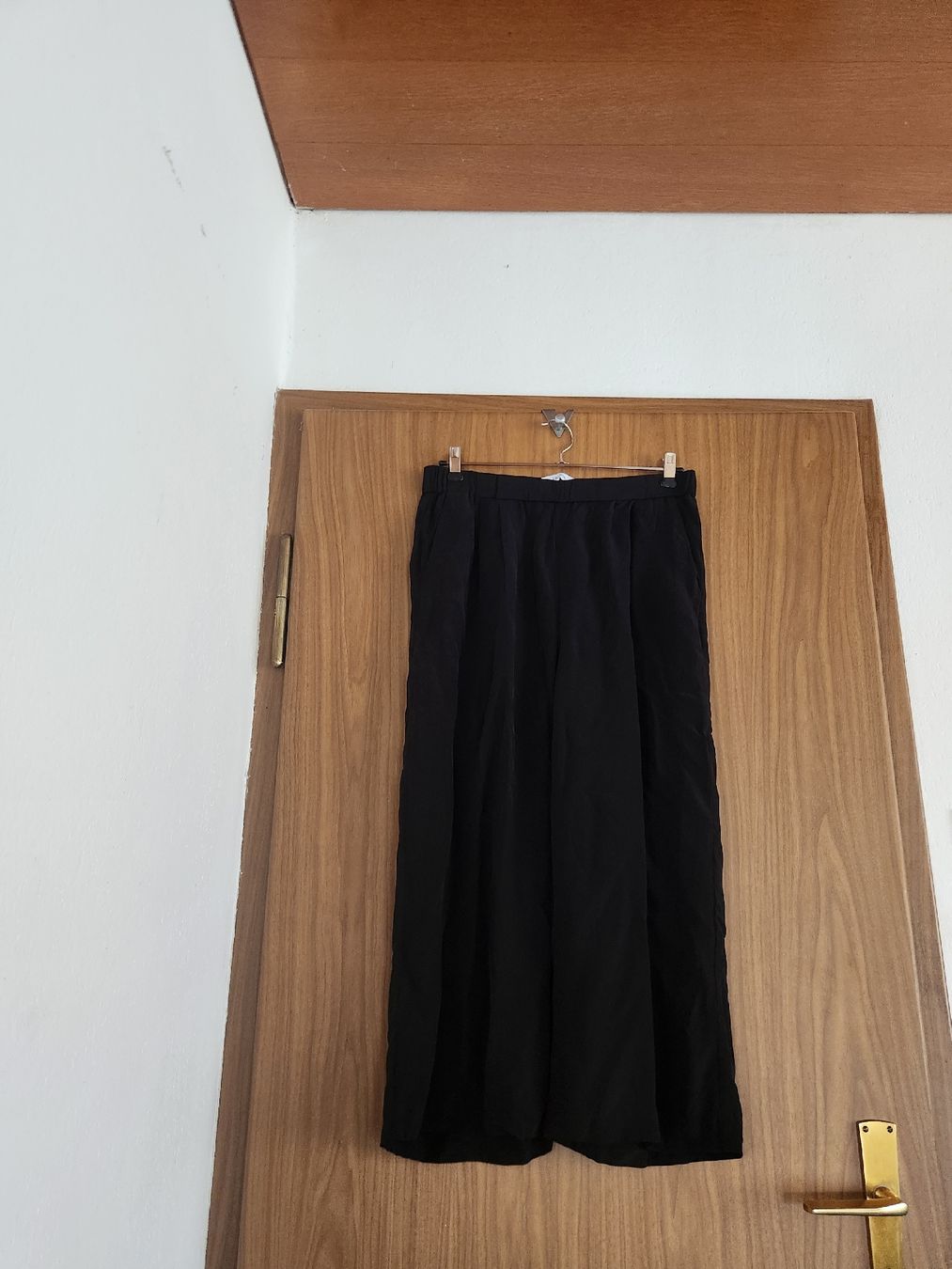 Other Stories Pantalons: Pantalon noir  3/4 & Other Stories taille 36( S/M) – D'occasion à Niedergösgen par Eva2410