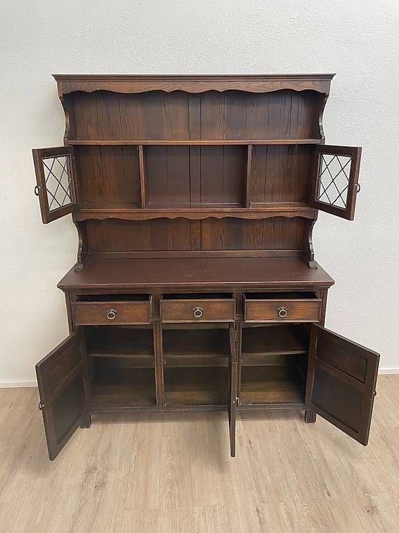 Credenze: Antik Tudor Oak Buffetschrank aus Eiche mit Bleiglas – Usato da Obernau venduto da Arche_Noah_Brocki 1