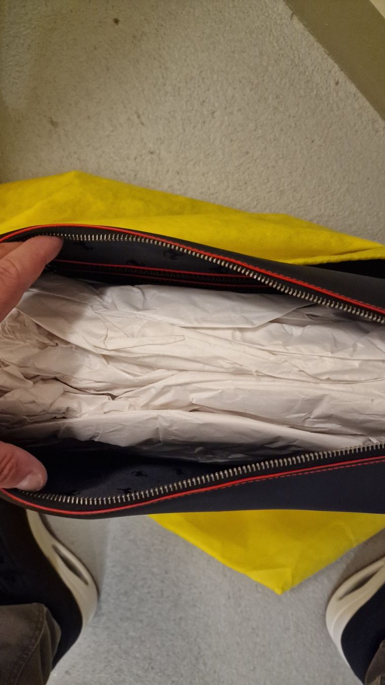 Valigie: Ferrari 488 Spider original Kofferset Leder – Usato da uezwil venduto da msc_8bh6 2