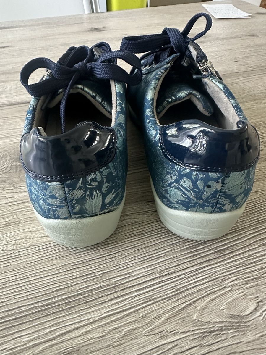 Scarpe da donna: Damen Sneaker Grösse 37 – Nuovo (secondo la descrizione) da Geroldswil venduto da Pushpa 3