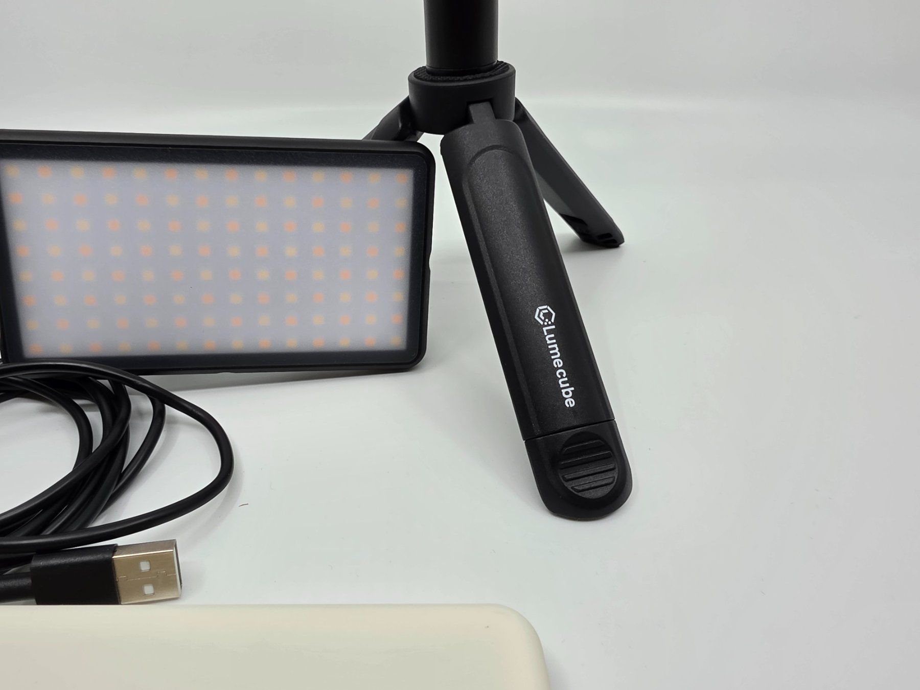 Lampen: Lume cube LC-PANEL 112 Licht mit Stativ – Gebraucht aus Ostermundigen von filewv 3