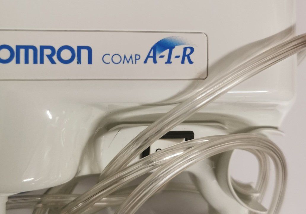 Omron Attrezzature mediche: OMRON COMP A-I-R Kompressor-Vernebler Inhalationsgerät – Usato da Wilen b. Wollerau venduto da morethanmusic 2