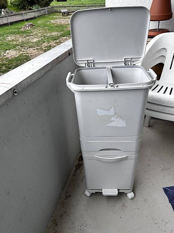 Poubelles: Müllsystem – D'occasion à Bottenwil par Wikingerbraut 1