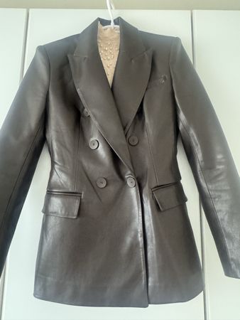 Zara Blazer Leder Imitat 1 x getragen Gr XS  aktuelle Kollek