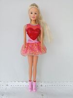 Barbie ähnliche Puppe mit 2 Kleidern vintage
