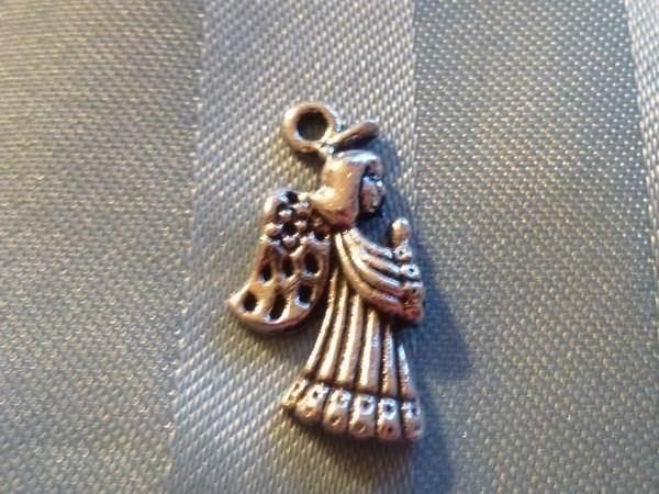 Statuette: 10 kleine Aengeli Tibetsilber mit Kerze – Nuovo (secondo la descrizione) da Hinwil venduto da Glasperlen 1