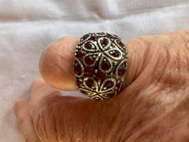 Ring mit roten Steinen Gr 52
