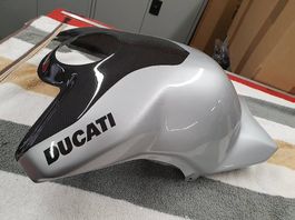 Tank cover zu Ducati Streetfighter V4