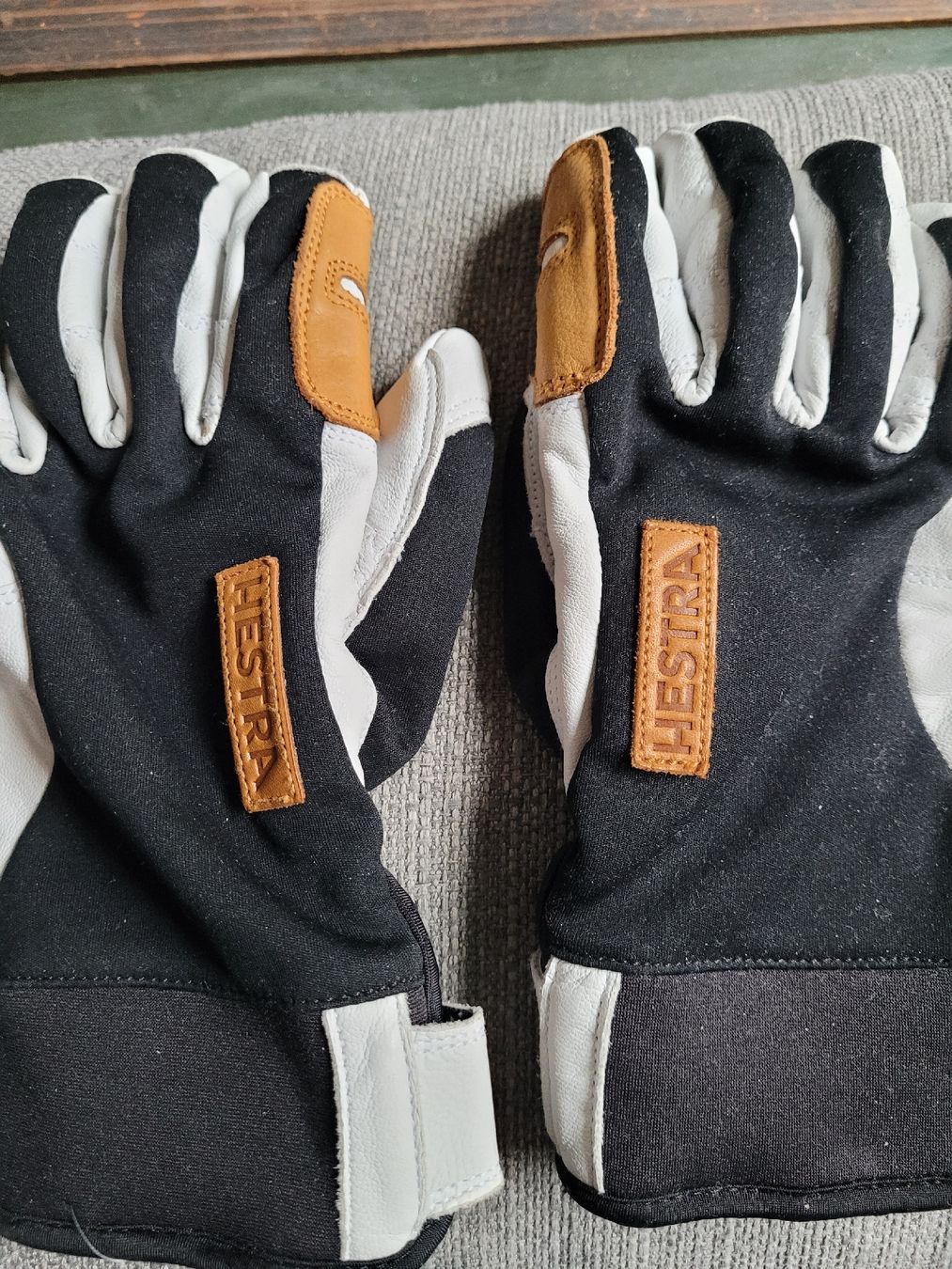 Hestra Guanti & manicotti: Hestra Handschuhe Grösse 10 – Nuovo (secondo la descrizione) da Zürich venduto da Loboso 2