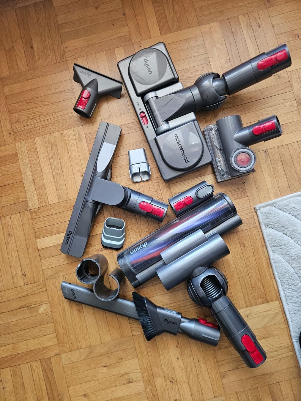 Dyson Aspirapolveri & Accessori: Dyson Aufsteckdüsen – Usato da Rothenbrunnen venduto da MilenaT02