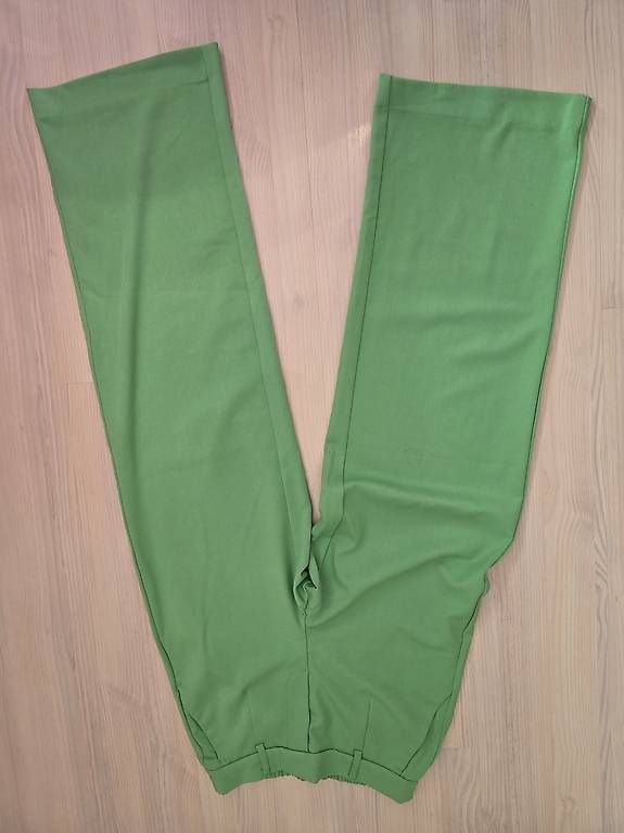Pantaloni: Hose – Usato da Gutenswil venduto da evita.64 1