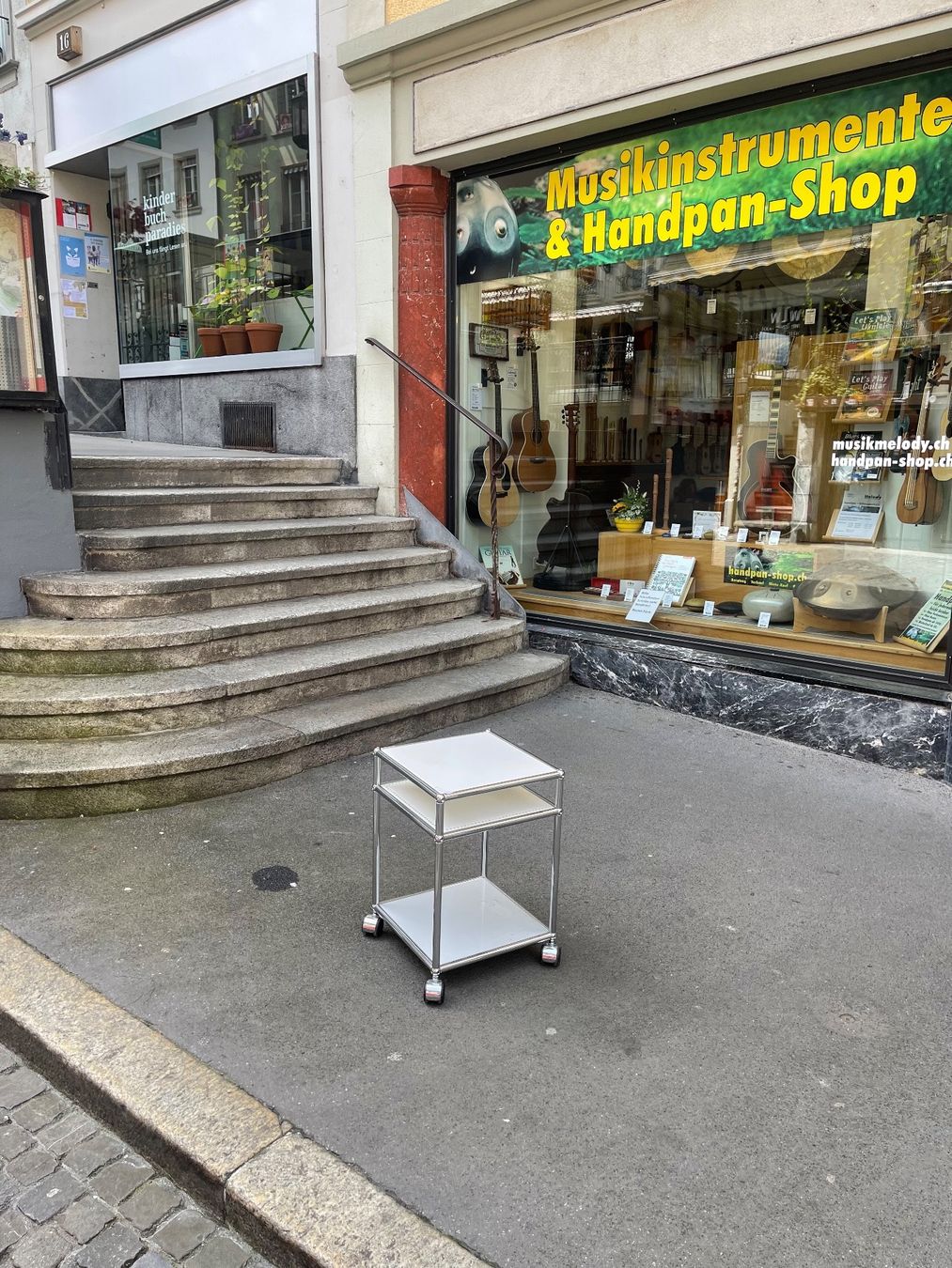USM Cassettiere: USM Herzige Möbel mobil Lief.GRATIS – Usato da Thun venduto da Thuno6 2