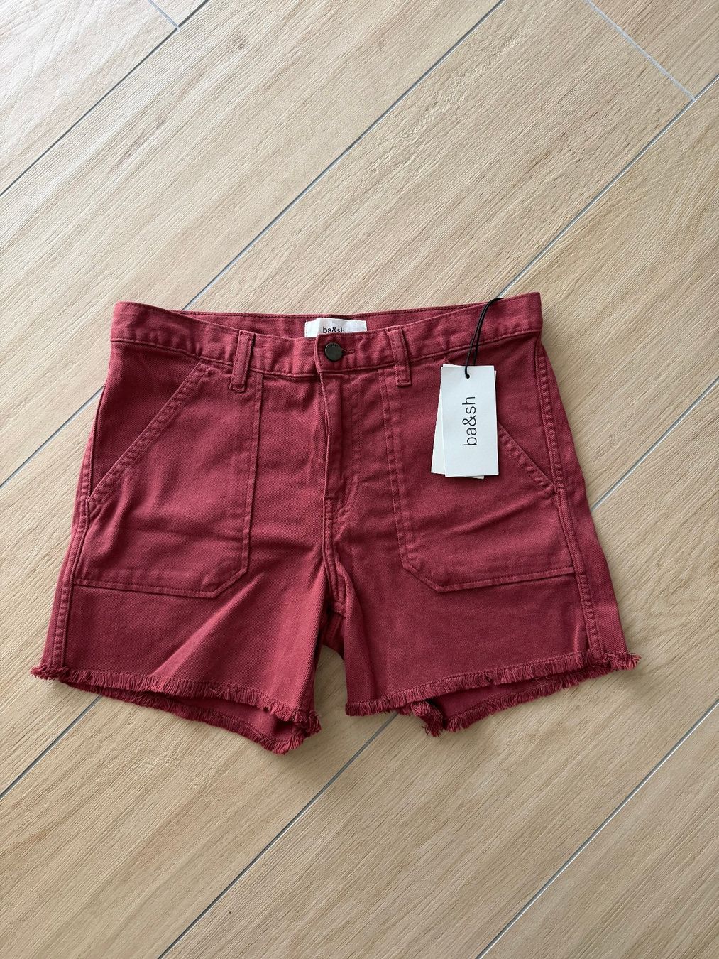 Ba&Sh Pantaloni: Short BA&SH en jeans rouille – Nuovo e nell'imballaggio originale da La conversion venduto da Repio