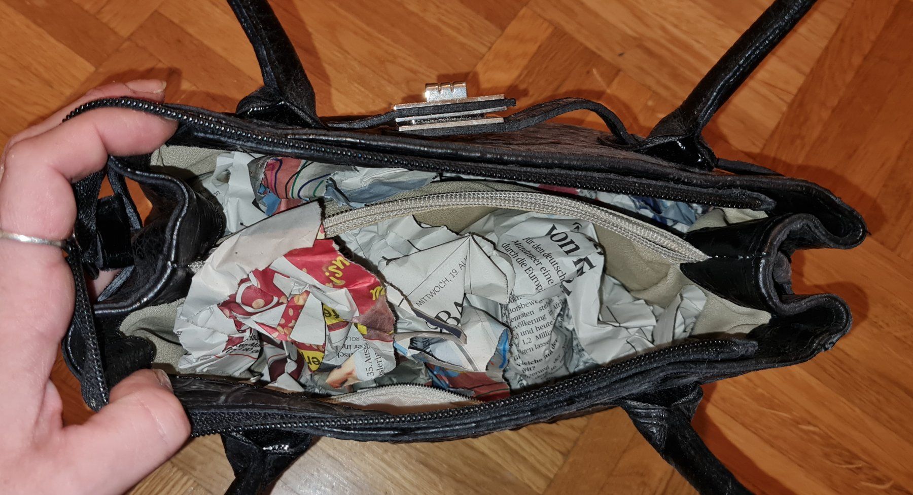 Borse da donna: Echtleder Handtasche, mit Krokodil Prägung – Nuovo (secondo la descrizione) da Liestal venduto da Shelby787 2
