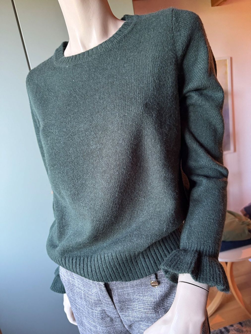 Maglioni & Felpe: Essentials Pullover, dunkelgrün, Grösse 36/38, Neuwertig! – Nuovo (secondo la descrizione) da Oberrohrdorf venduto da maggys15 1