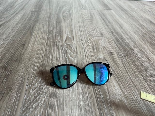 Lunettes & Verres: Sonnenbrille – D'occasion à Neerach par romiping