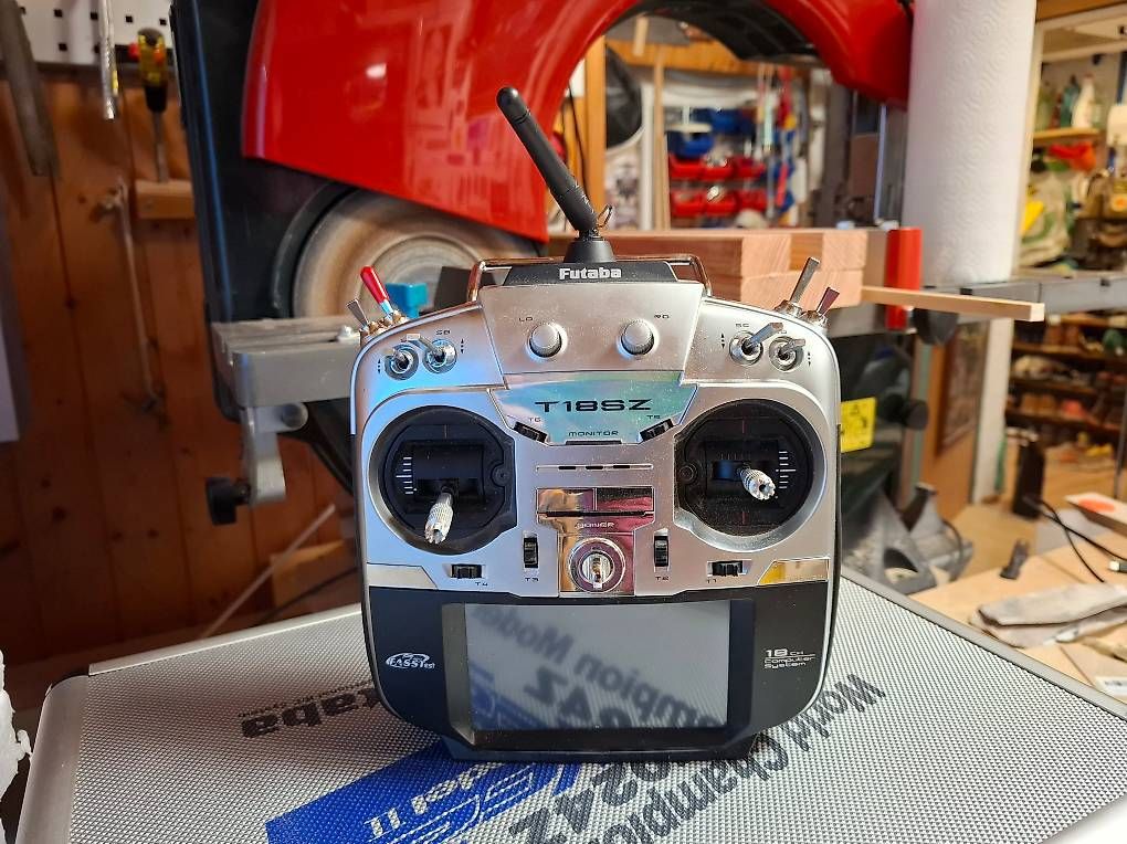 Telecomando: Futaba Fernsteuerung T18SZ  – Usato da Winterthur venduto da com54