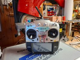 Futaba Fernsteuerung T18SZ 