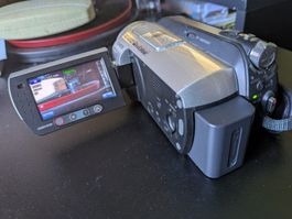 Caméscope Sony HDR-SR5E avec accessoires bon état