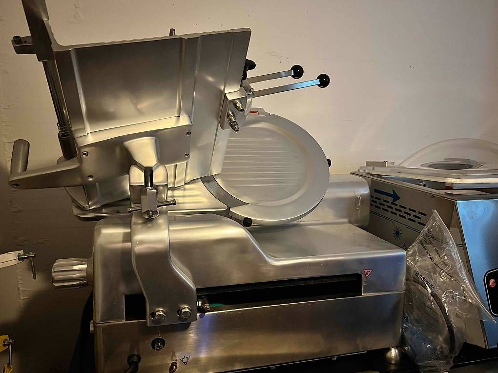 Elettrodomestici da cucina: Aufschnittmaschine Gastro – Usato da Binningen venduto da vkobasel