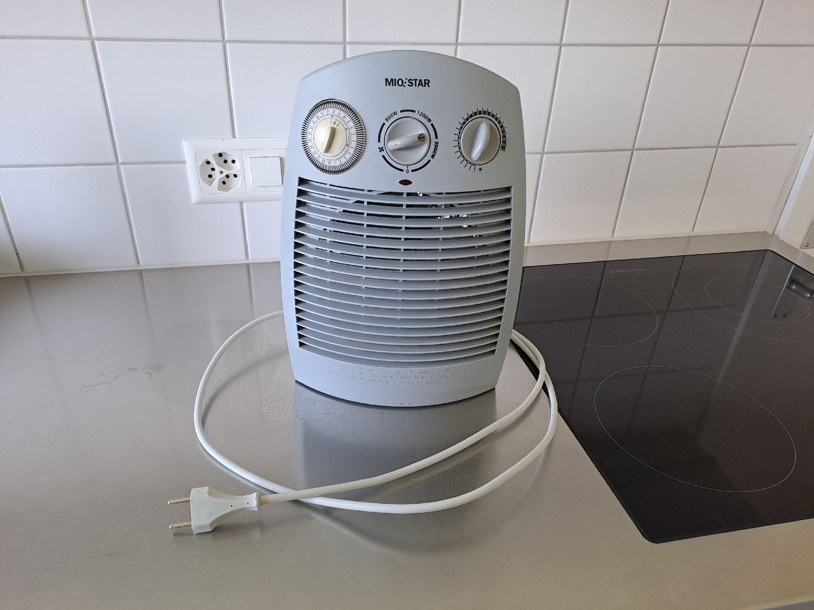 Mio Star Radiatori: Heizlüfter 2000W / chauffage d'appoint 2000W – Usato da Münchenwiler venduto da Martin_Riedi